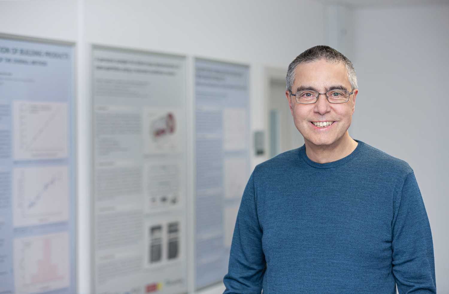 Portraitbild von Professor Salthammer im Fraunhofer WKI.