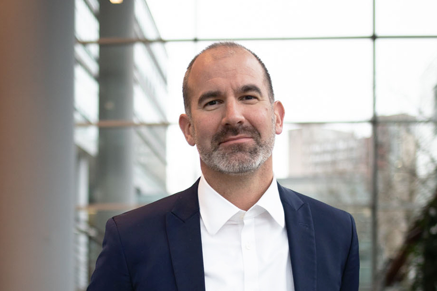 Das Foto zeigt Prof. Dr. Raoul Klingner.